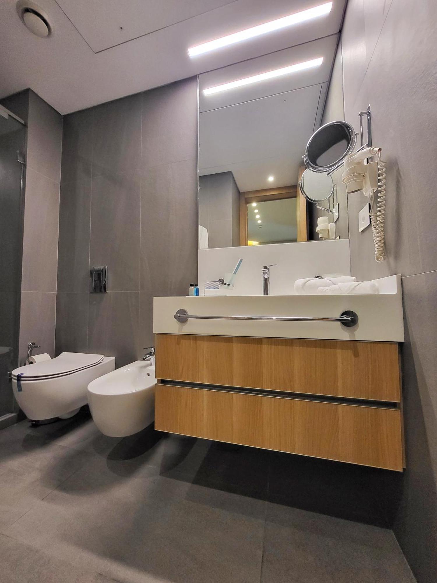 Monot Hotel
