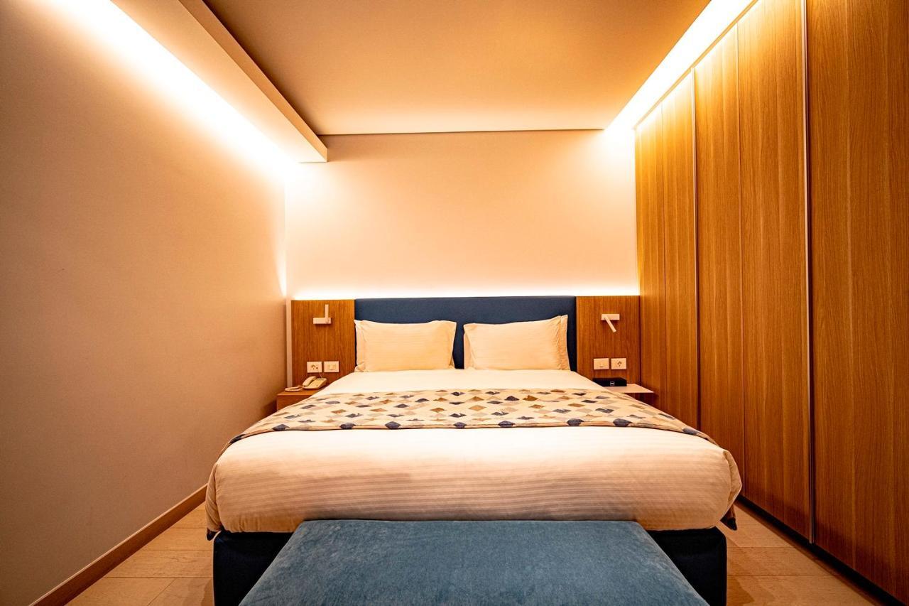 Hotel Monot 4*
