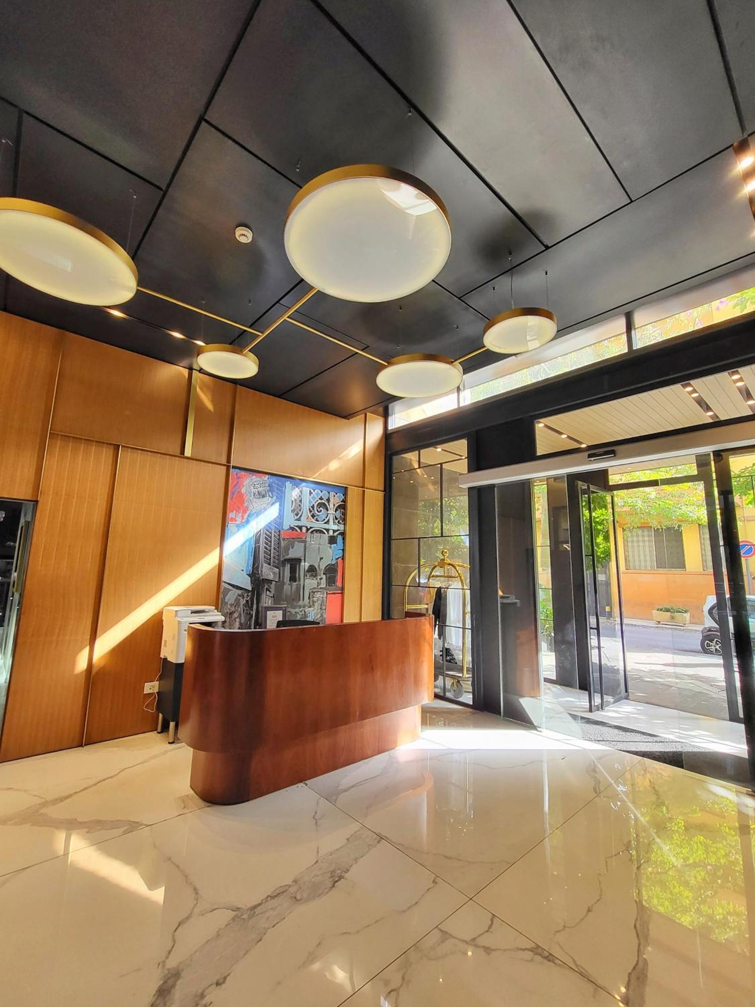 Hotel Monot 4*
