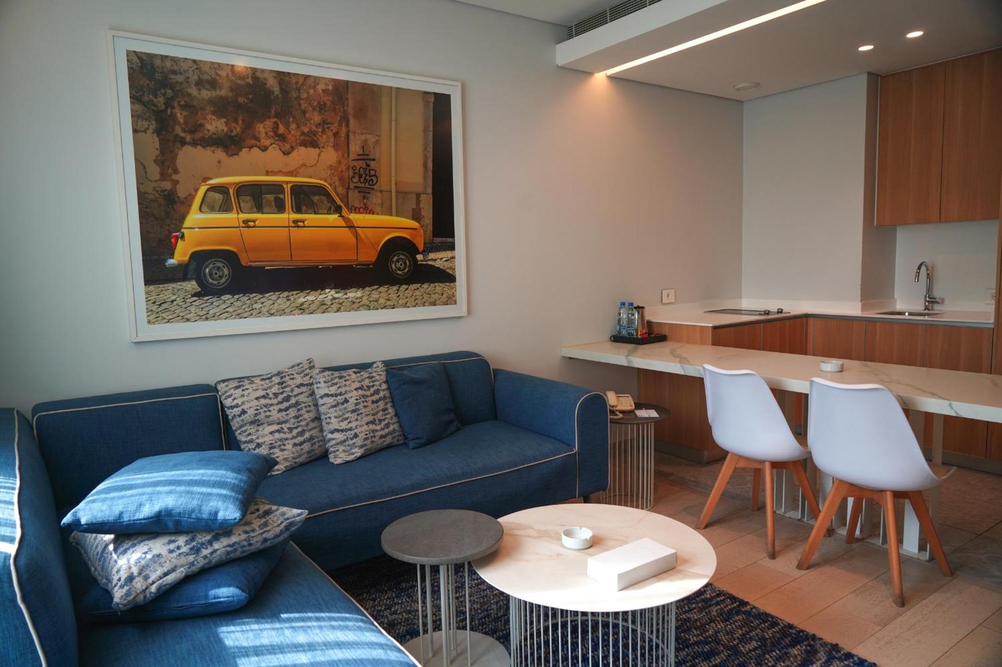 Monot Hotel